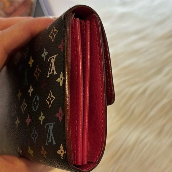 Authentic Louis Vuitton Monogram Multicolor Noir
Sarah Women's Wallet - Picture 5 of 9